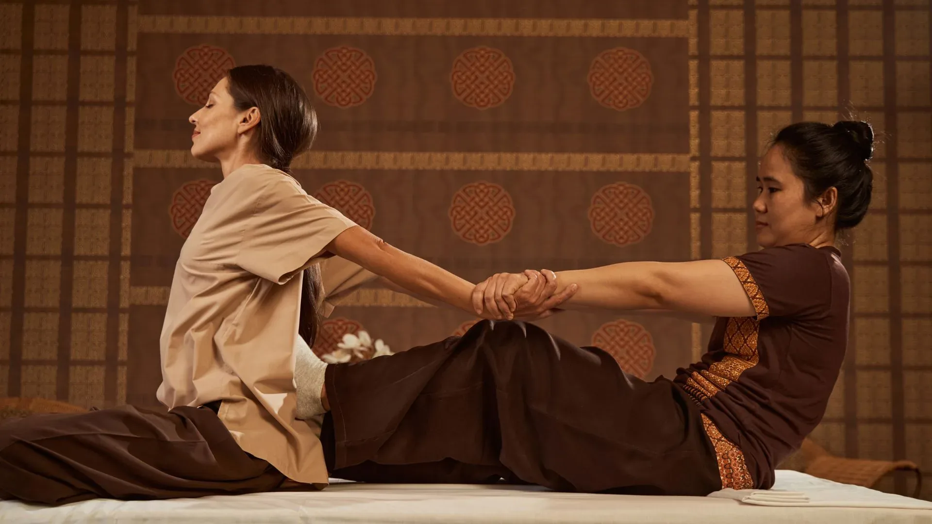 Thai Massage Benefits & Techniques Explained